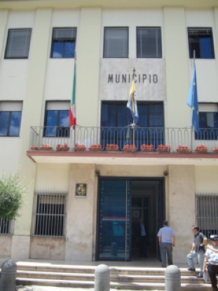 https://www.eolopress.it/index/wp-content/uploads/2012/03/gragnano-municipio.jpg