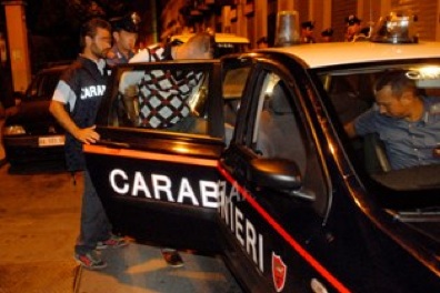 https://www.eolopress.it/index/wp-content/uploads/2012/06/arresti_carabinieri.jpg