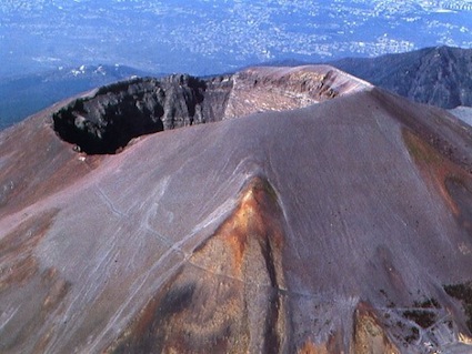 https://www.eolopress.it/index/wp-content/uploads/2012/11/Vesuvio.jpeg