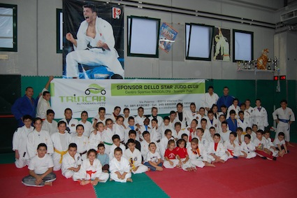 https://www.eolopress.it/index/wp-content/uploads/2013/03/Palestra_judo_maddaloni_scampia.jpeg