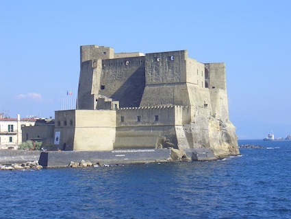 https://www.eolopress.it/index/wp-content/uploads/2013/04/Castel_dell_ovo.JPG