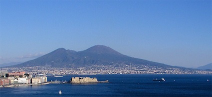 https://www.eolopress.it/index/wp-content/uploads/2013/09/Vesuvio_mare_veduta.jpg